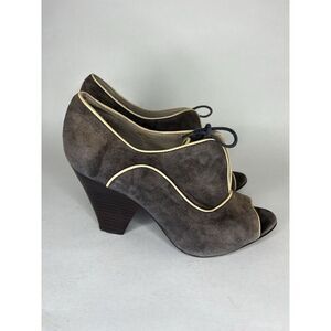 pour la victoire shoes Heels Pumps Women Size 7 Gray Suede Lace Up